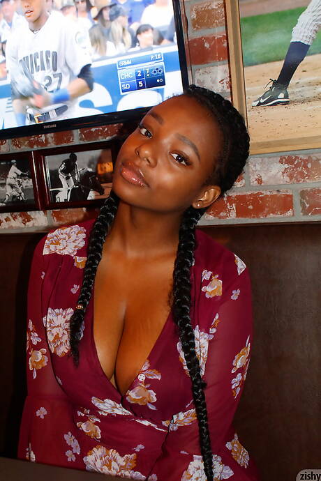 Afro Babes Tits - Sexy Black Girls in Big Black Tits Porn Pics